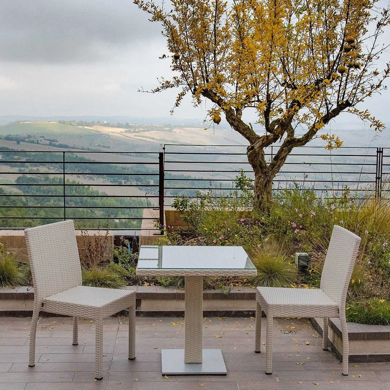 mutoni ethnic Garten Bistrotisch Spritz Polyrattan Bianco Stone> Bistrotische