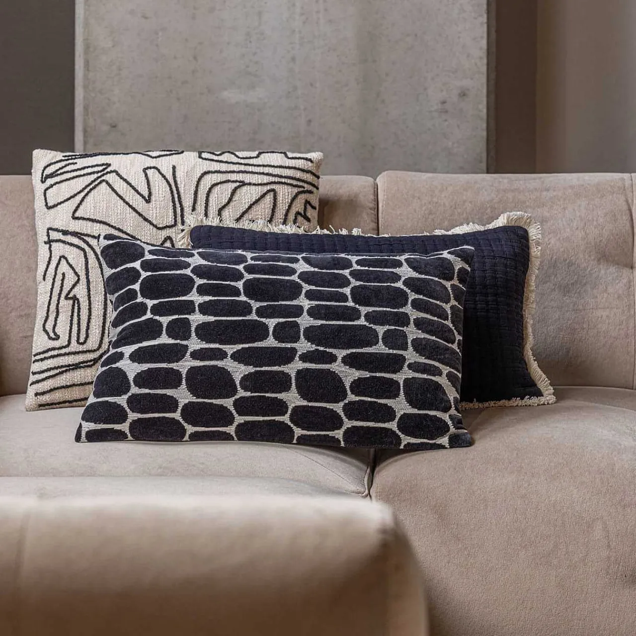 mutoni living Kissen Caleb Schwarz/Offwhite 60X40> Kissen