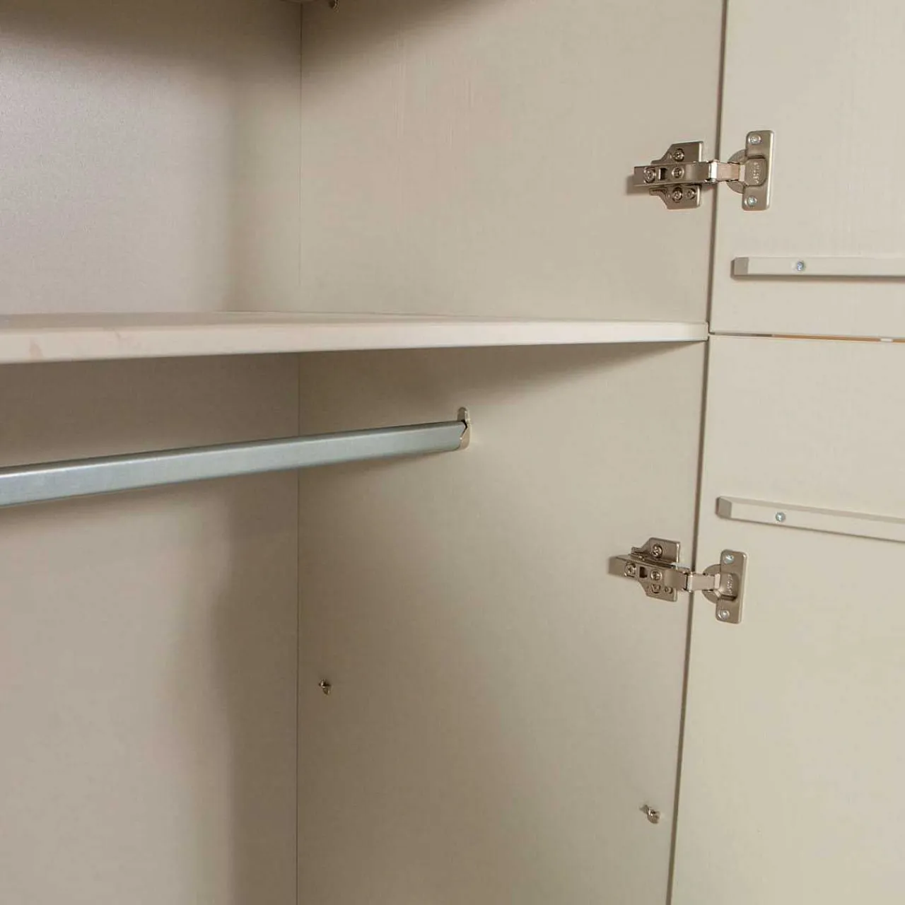 mutoni living Kleiderschrank Mees Kiefer Dust 210X90> Kleiderschränke