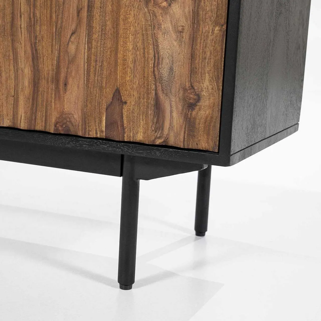 Eleonora Schrank Alexander 4-Turig 104X150> Highboards
