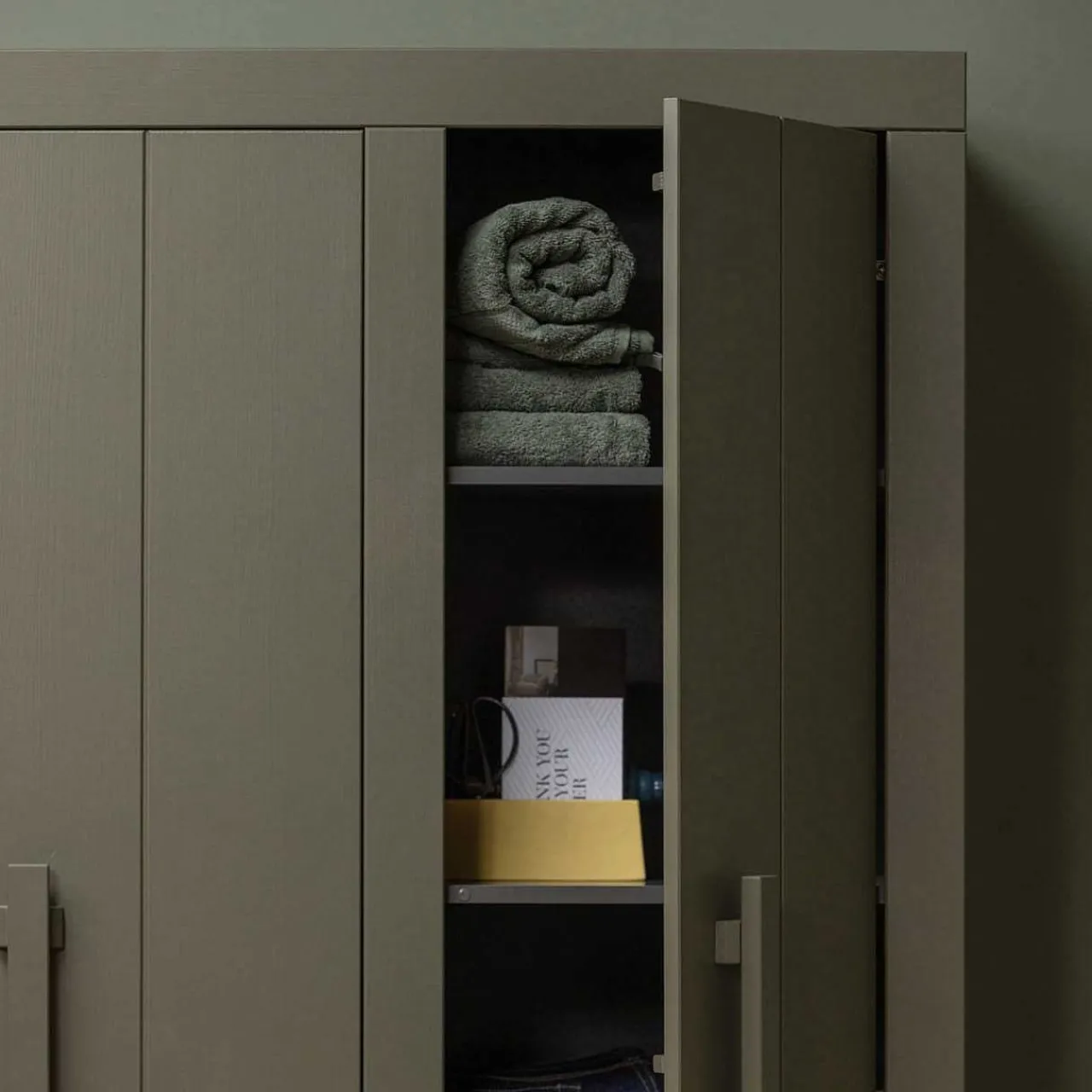 mutoni living Schrank Bobby Kiefer Forest 95X190> Schränke