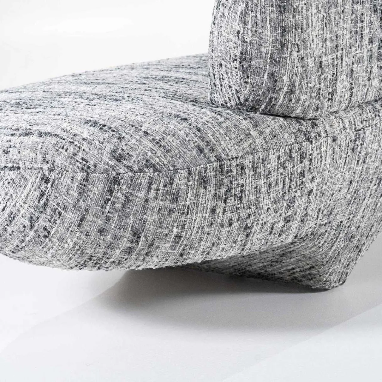 Eleonora Sofa Jayden Barkley Grau 265> Sofas