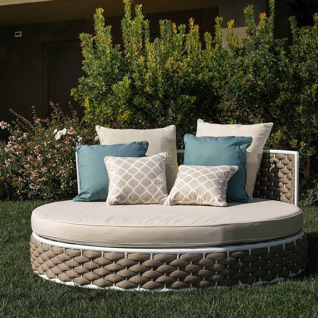 mutoni ethnic Sonneninsel Daybed Manhattan Grey> Daybeds Und Sonneninseln