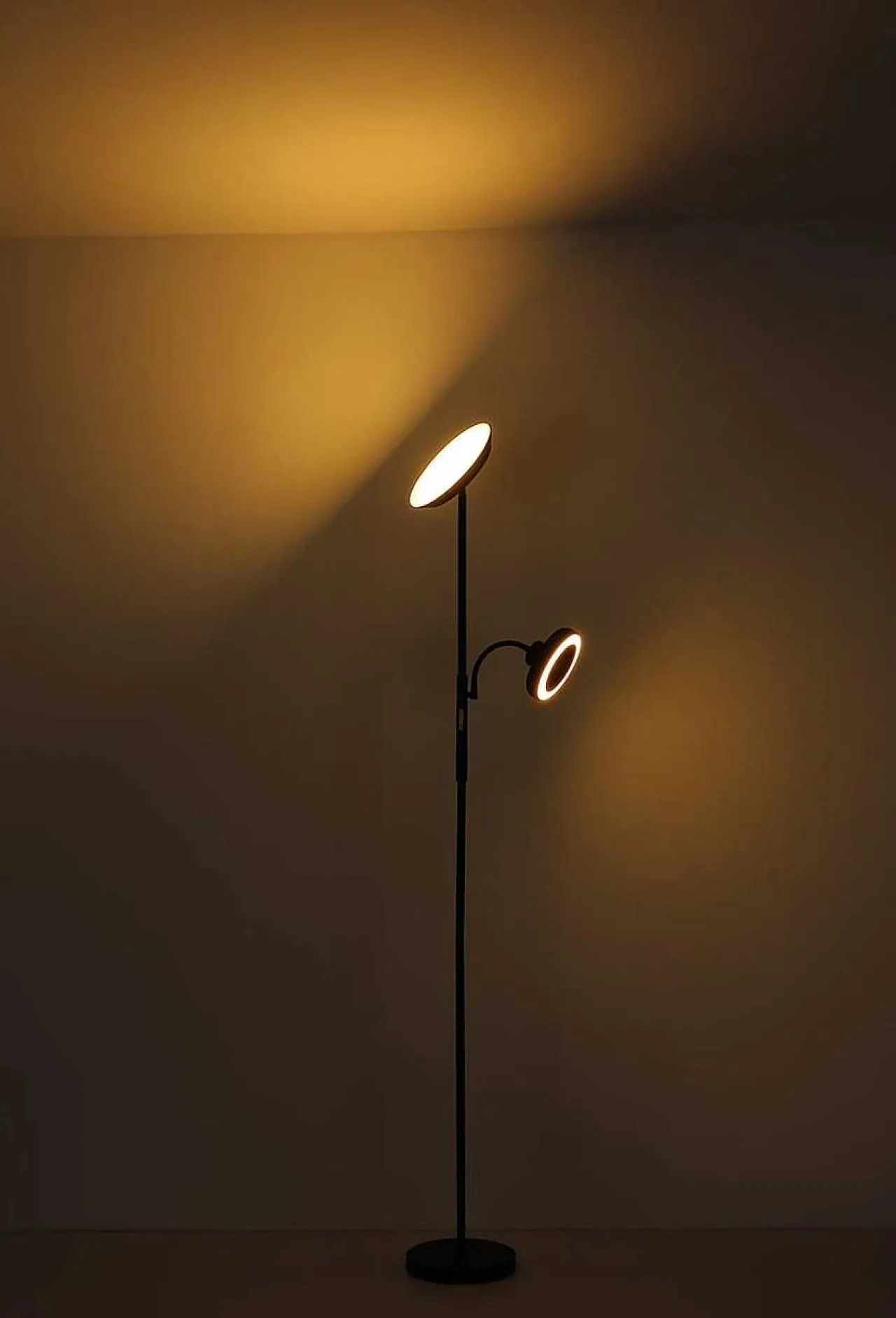 mutoni light Stehlampe Davyd Metall Schwarz Matt Led> Led-Stehleuchten