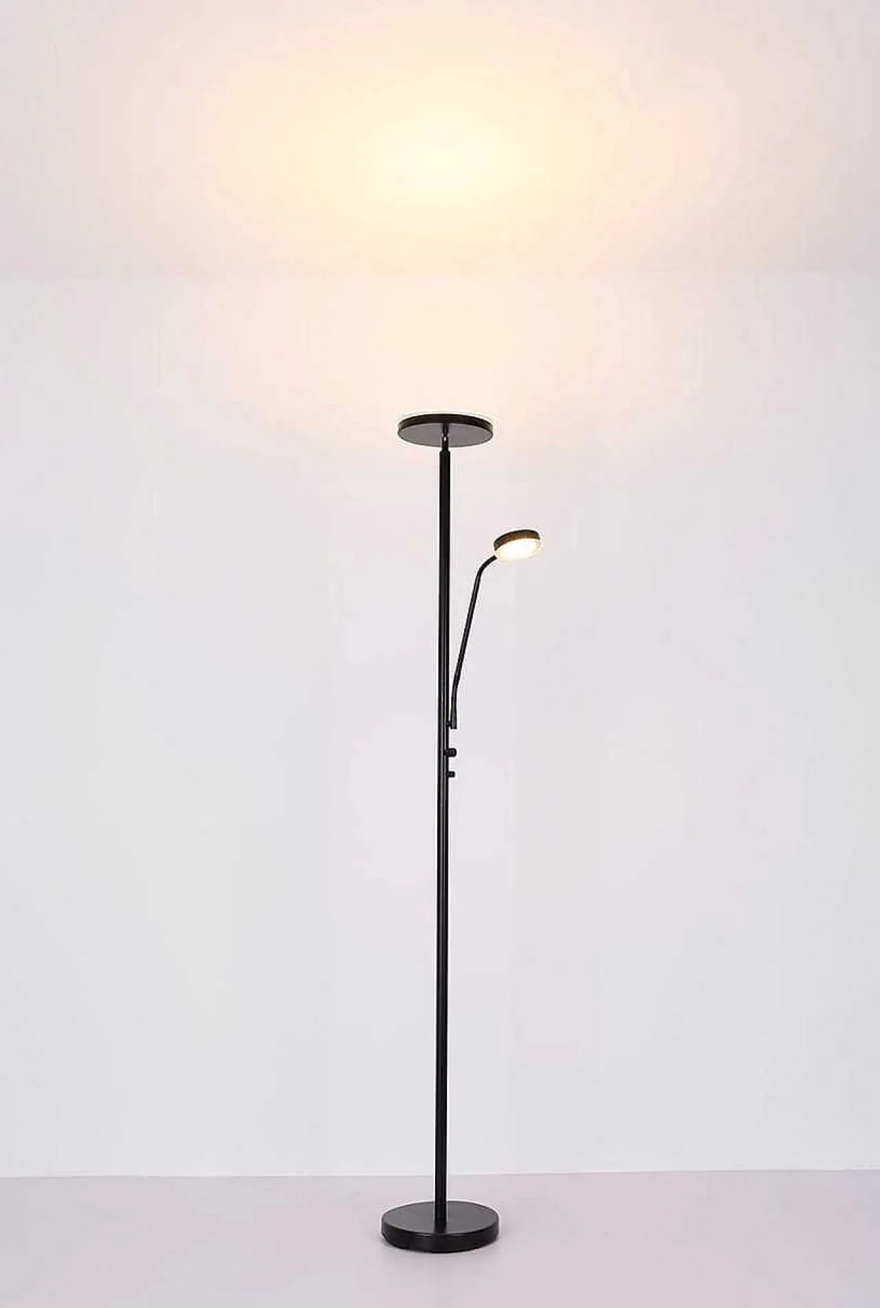 mutoni light Stehleuchte Ernst Metall Schwarz Matt Led> Led-Stehleuchten